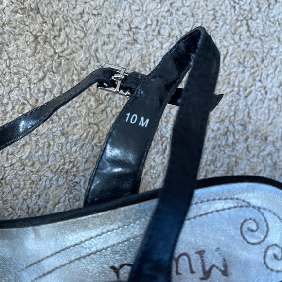 Mudd Black Satin Strappy Dress Sandals - Picture 7 of 7
